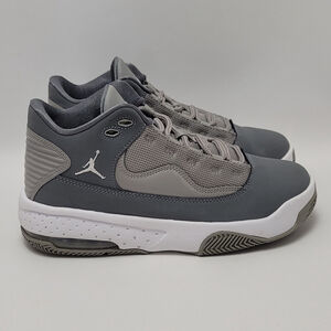 Kids Nike Air Jordan Max Aura 2 Medium Gray White Cool Grey Size 4.5Y CK6636-012